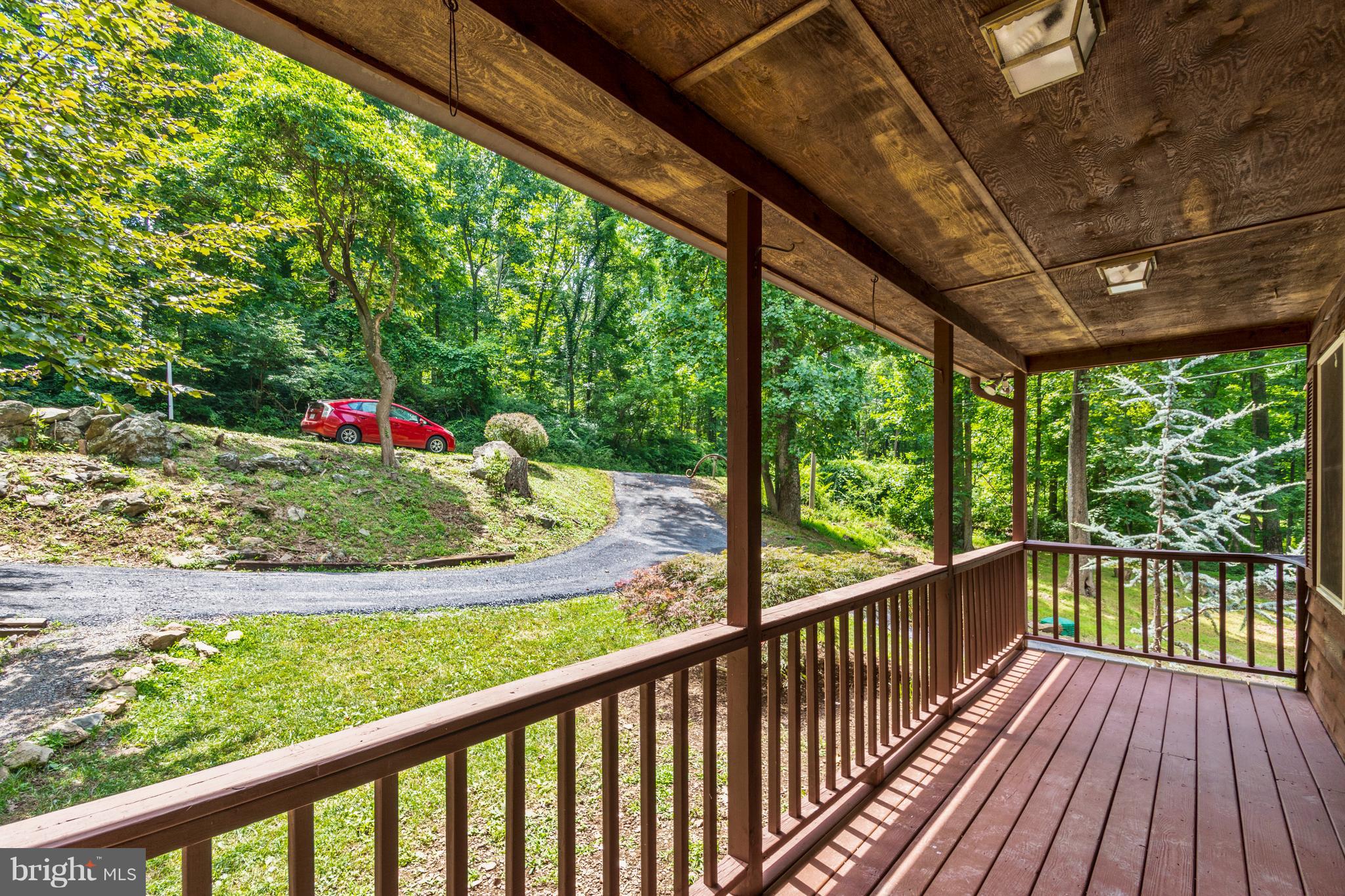 467 Inca Road Linden, VA 22642 - Photo 8 of 19 View