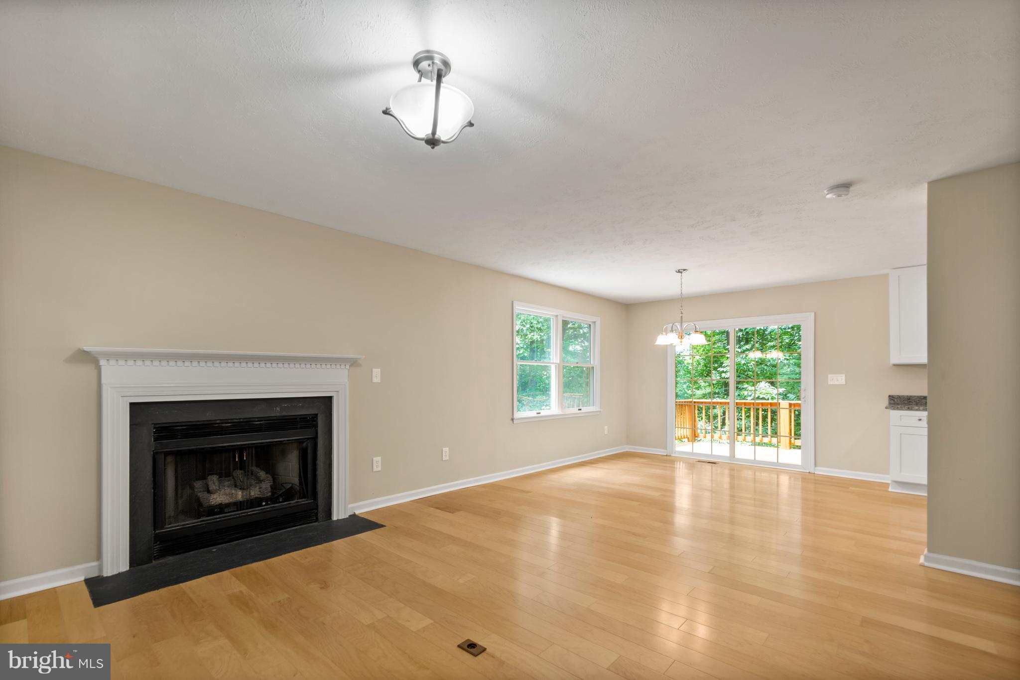 467 Inca Road Linden, VA 22642 - Photo 10 of 19 Family Room