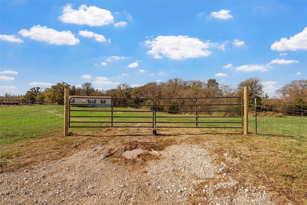 128 Southwest County Road 4020 Dawson, TX 76639 - Photo 15 of 19