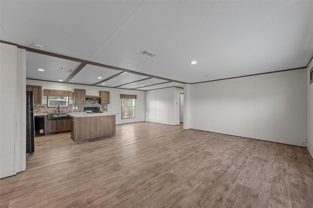 128 Southwest County Road 4020 Dawson, TX 76639 - Photo 2 of 19