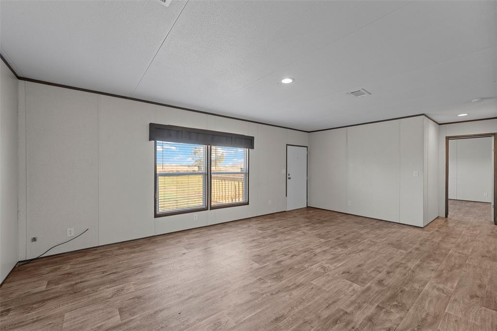 128 Southwest County Road 4020 Dawson, TX 76639 - Photo 3 of 19