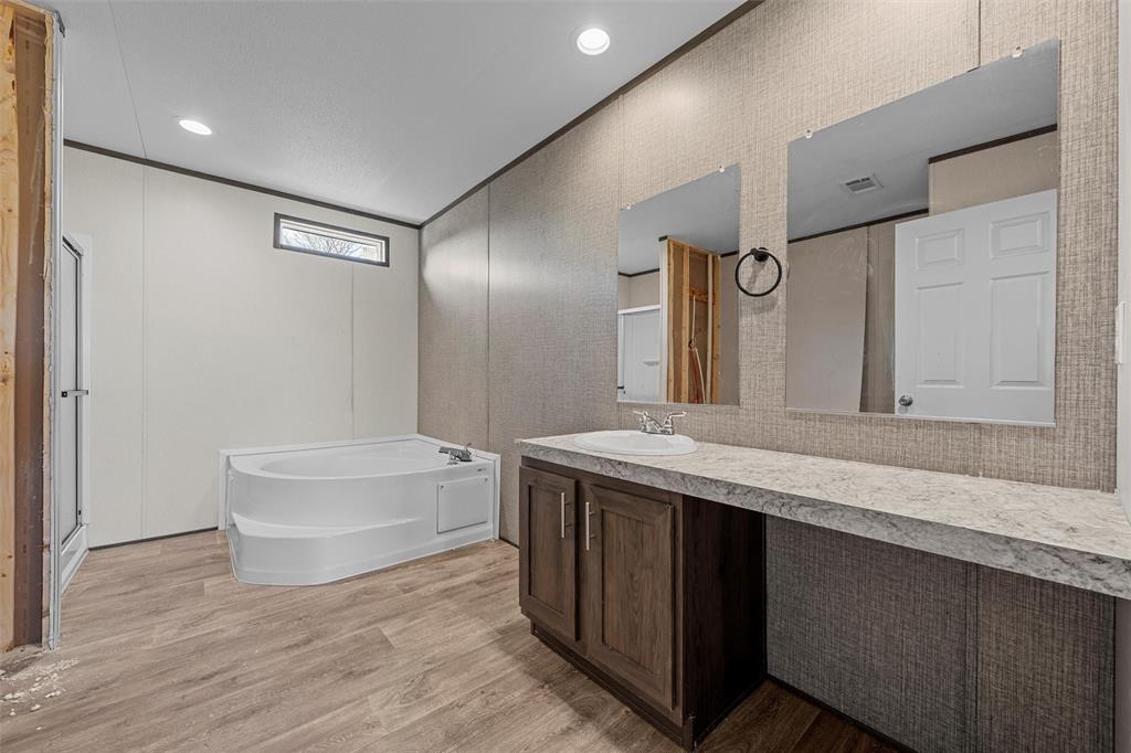 128 Southwest County Road 4020 Dawson, TX 76639 - Photo 8 of 19