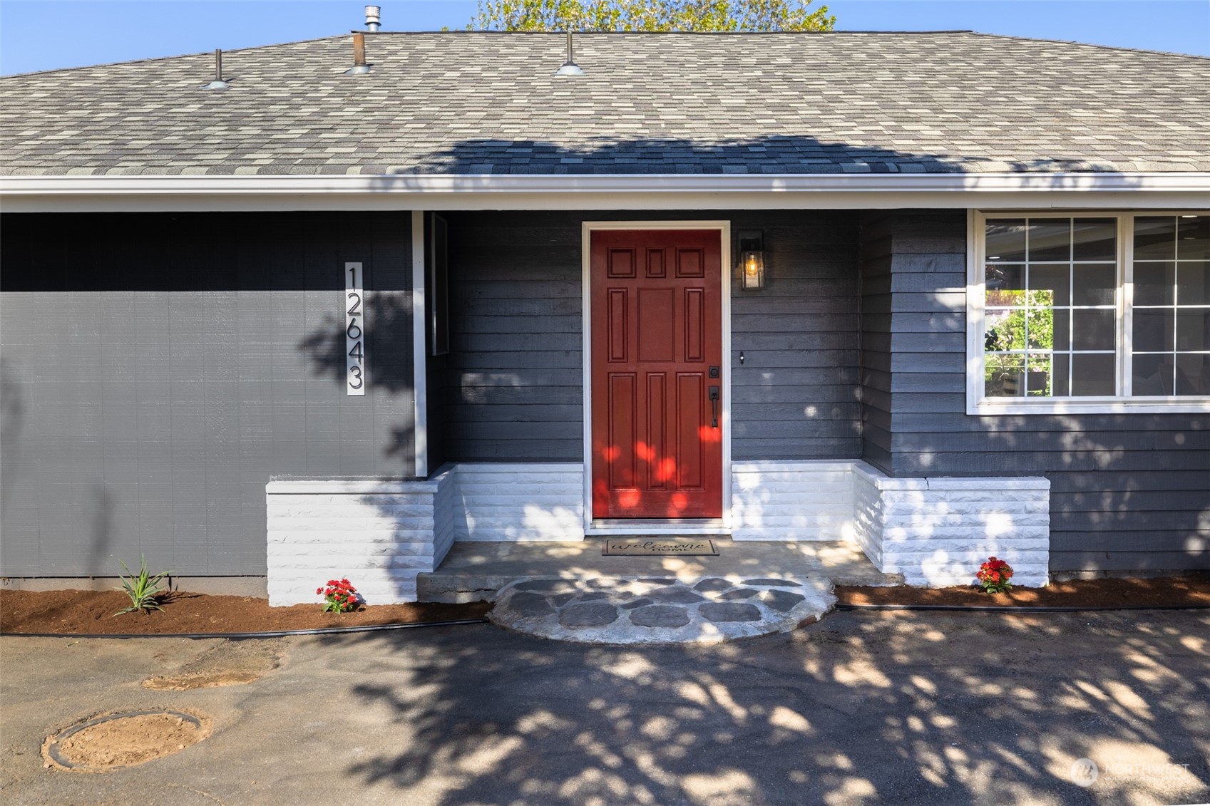 12643 156th Avenue Southeast Renton, WA 98059 - Photo 2 of 31 Gallery Image 2