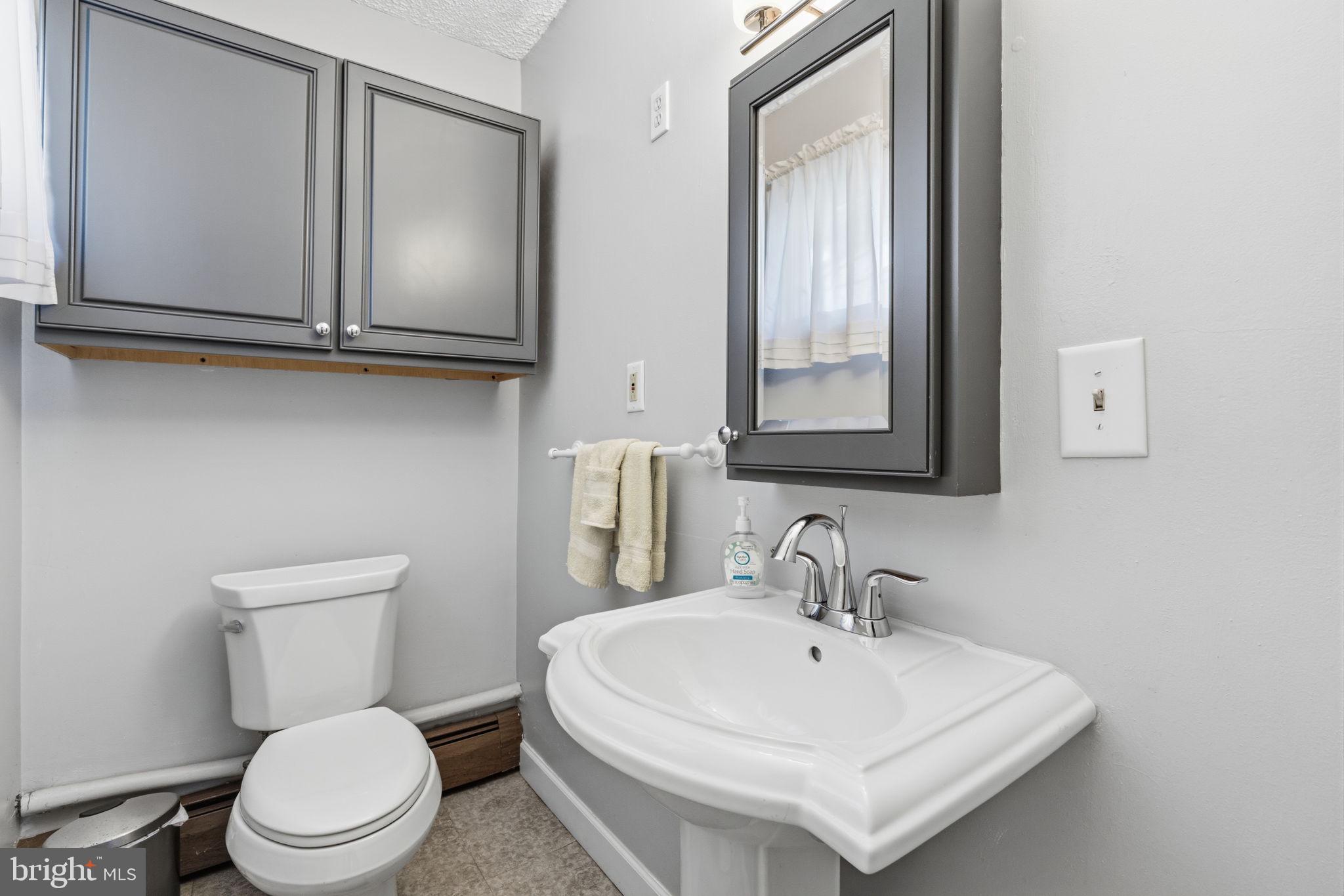 12 Idolstone Road Levittown, PA 19057 - Photo 20 of 30