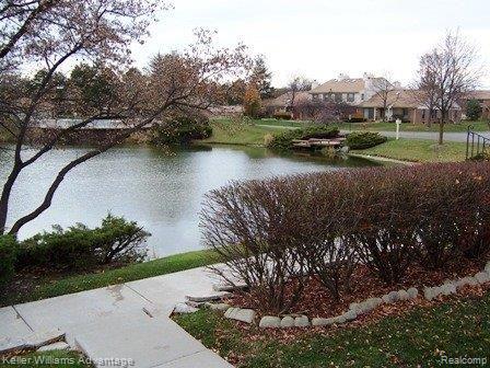22207 Pondview Novi, MI 48375 - Photo 15 of 18 Pond View 2