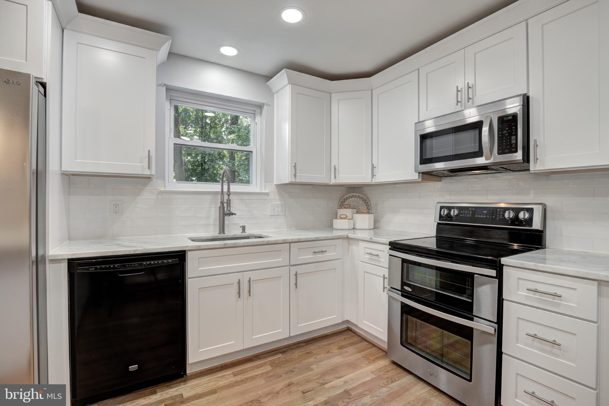 5006 Swinton Drive Fairfax, VA 22032 - Photo 4 of 51