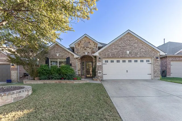 $365,000 | 1161 Crest Breeze Drive, Fort Worth, TX 76052