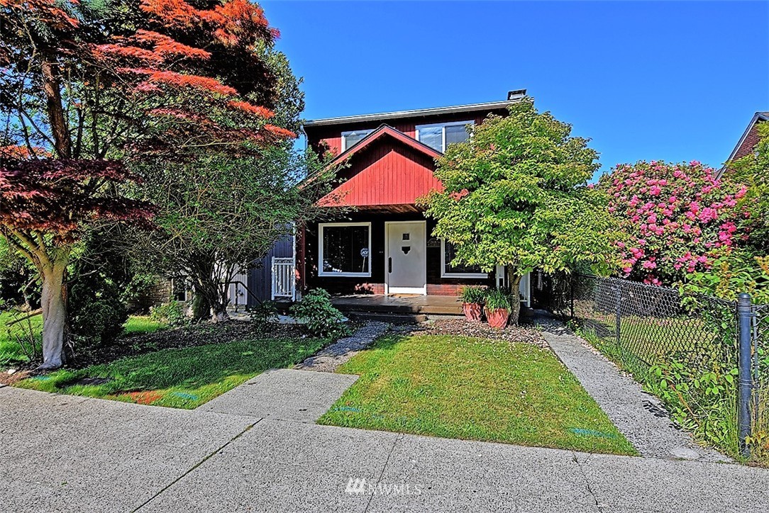 2608 Rucker Avenue Everett, WA 98201 - Photo 2 of 24