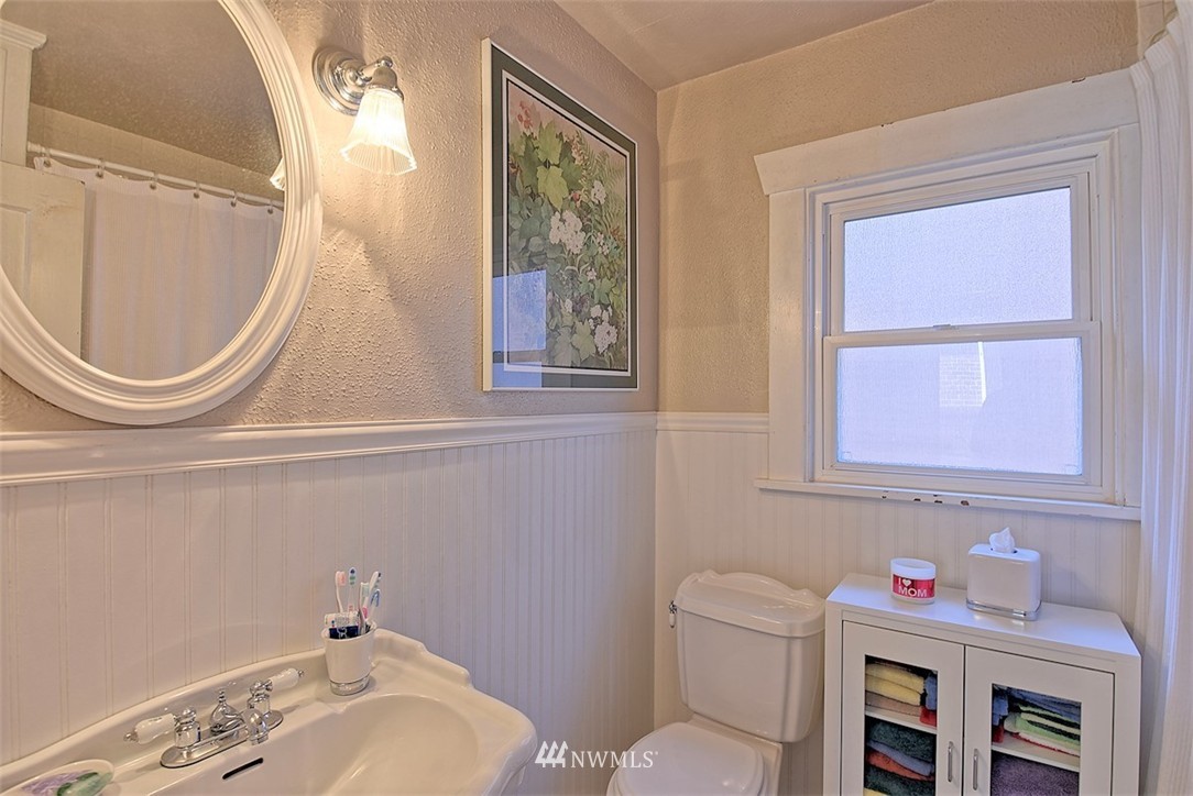 2608 Rucker Avenue Everett, WA 98201 - Photo 14 of 24