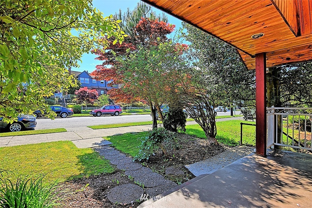 2608 Rucker Avenue Everett, WA 98201 - Photo 5 of 24