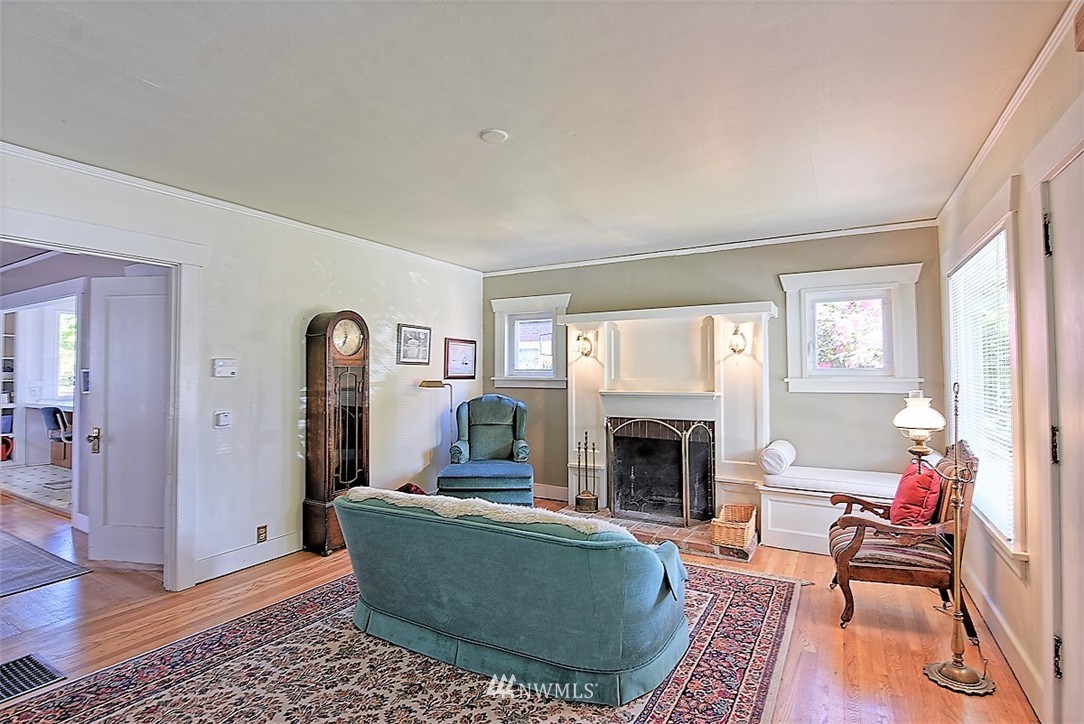2608 Rucker Avenue Everett, WA 98201 - Photo 6 of 24