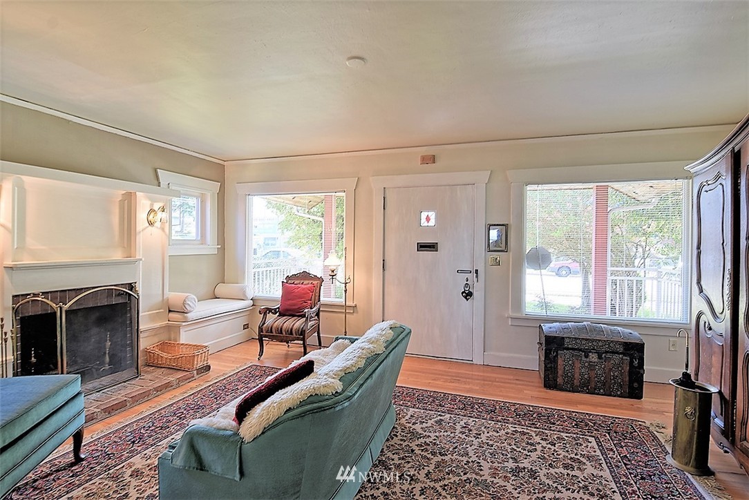 2608 Rucker Avenue Everett, WA 98201 - Photo 8 of 24