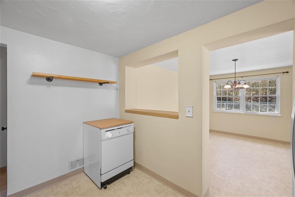 199 Gilkeson Road Pittsburgh, PA 15228 - Photo 12 of 31 Gallery Image 12