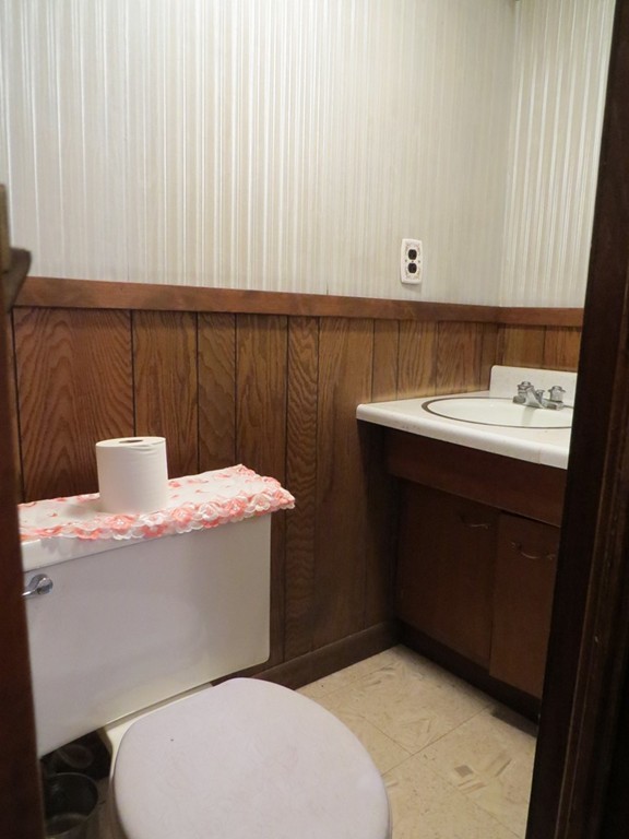 29 Birchwood Road Rutland, MA 01543 - Photo 7 of 17 a bathroom with a sink and a toilet