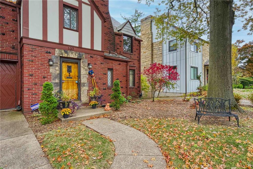 137 Conover Road Pittsburgh, PA 15208 - Photo 2 of 41 Gallery Image 2