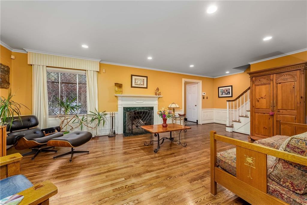 137 Conover Road Pittsburgh, PA 15208 - Photo 4 of 41 Gallery Image 4