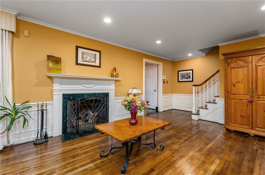 137 Conover Road Pittsburgh, PA 15208 - Photo 5 of 41 Gallery Image 5