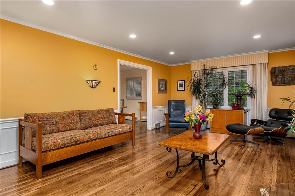 137 Conover Road Pittsburgh, PA 15208 - Photo 7 of 41 Gallery Image 7