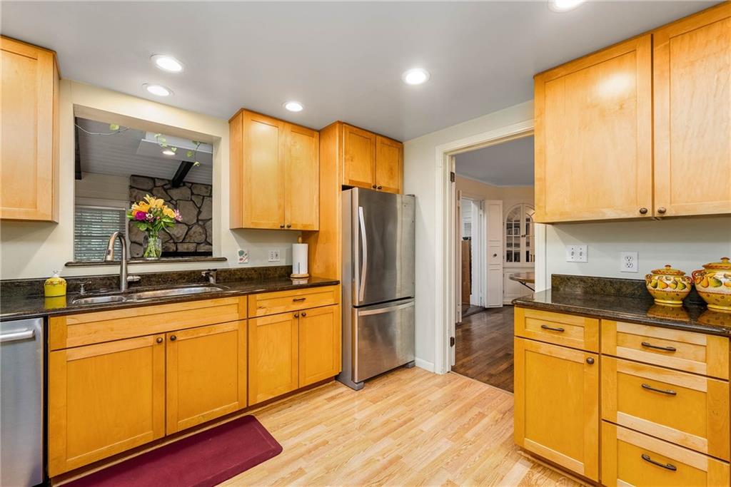 137 Conover Road Pittsburgh, PA 15208 - Photo 10 of 41 Gallery Image 10