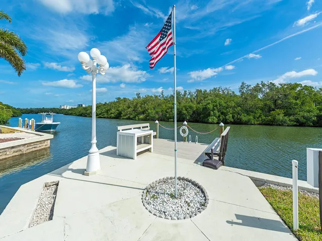 $325,000 | 777 Walkerbilt Road, Unit 17, Naples, FL 34110