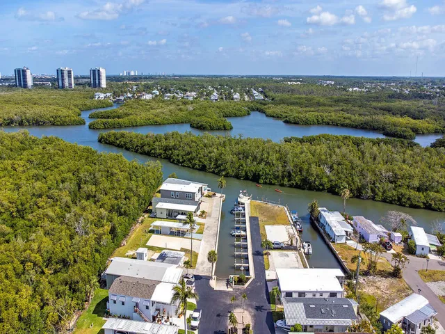 $325,000 | 777 Walkerbilt Road, Unit 17, Naples, FL 34110