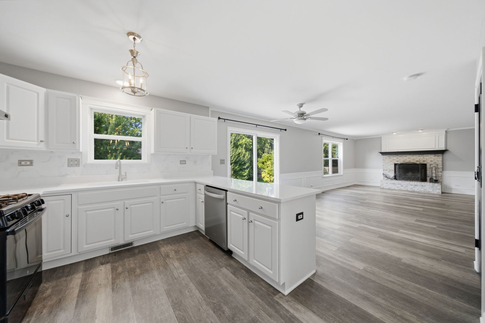 2075 Corinne Road Aurora, IL 60506 - Photo 9 of 26 Gallery Image 9