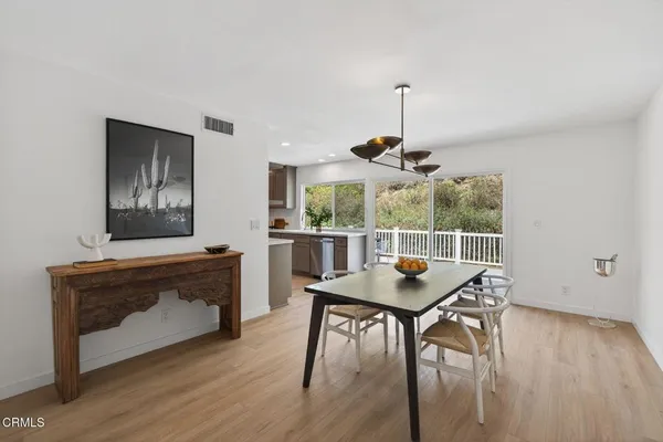 $1,199,000 | 921 Calle Pinata, Thousand Oaks, CA 91360