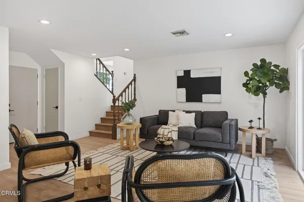 $1,199,000 | 921 Calle Pinata, Thousand Oaks, CA 91360