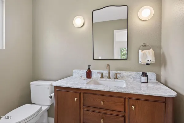 $1,199,000 | 921 Calle Pinata, Thousand Oaks, CA 91360