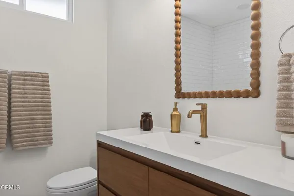 $1,199,000 | 921 Calle Pinata, Thousand Oaks, CA 91360