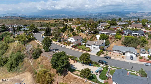 $1,199,000 | 921 Calle Pinata, Thousand Oaks, CA 91360