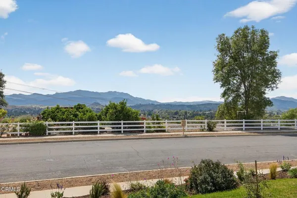 $1,199,000 | 921 Calle Pinata, Thousand Oaks, CA 91360