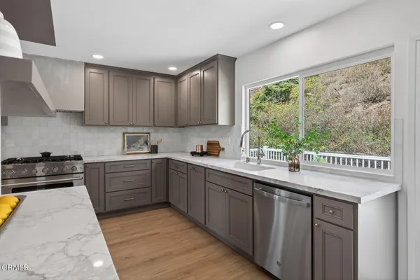 $1,199,000 | 921 Calle Pinata, Thousand Oaks, CA 91360
