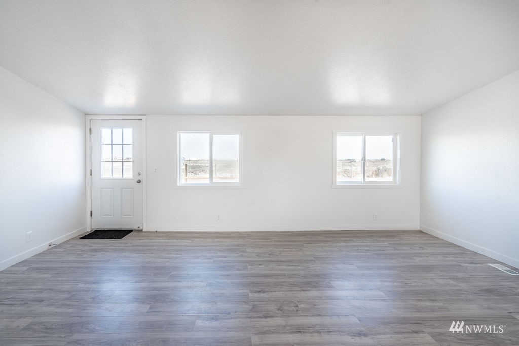 8635 Harris Road Northeast Moses Lake, WA 98837 - Photo 11 of 40 Gallery Image 11