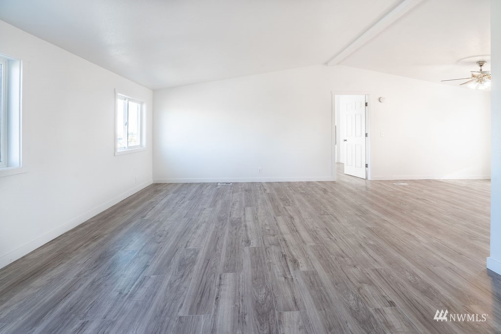 8635 Harris Road Northeast Moses Lake, WA 98837 - Photo 13 of 40 Gallery Image 13