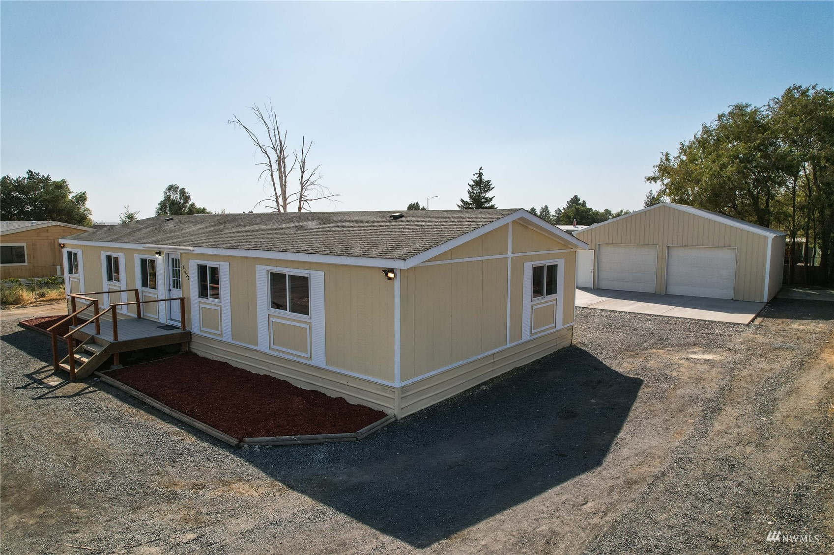 8635 Harris Road Northeast Moses Lake, WA 98837 - Photo 2 of 40 Gallery Image 2
