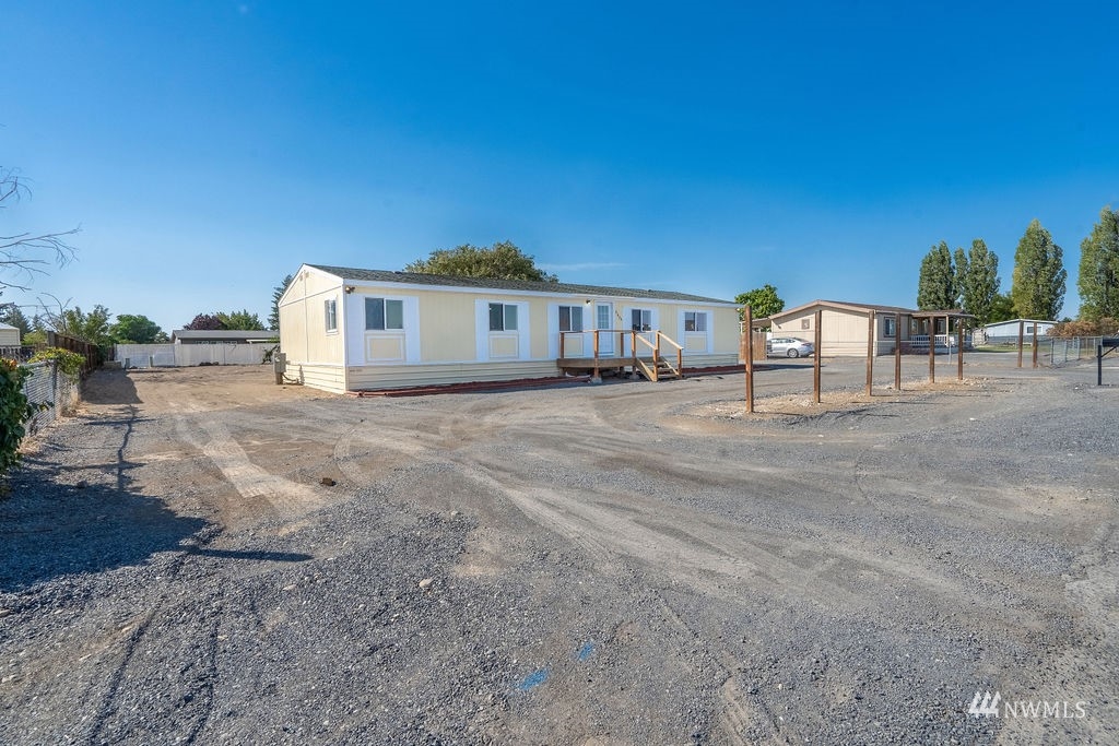 8635 Harris Road Northeast Moses Lake, WA 98837 - Photo 5 of 40 Gallery Image 5