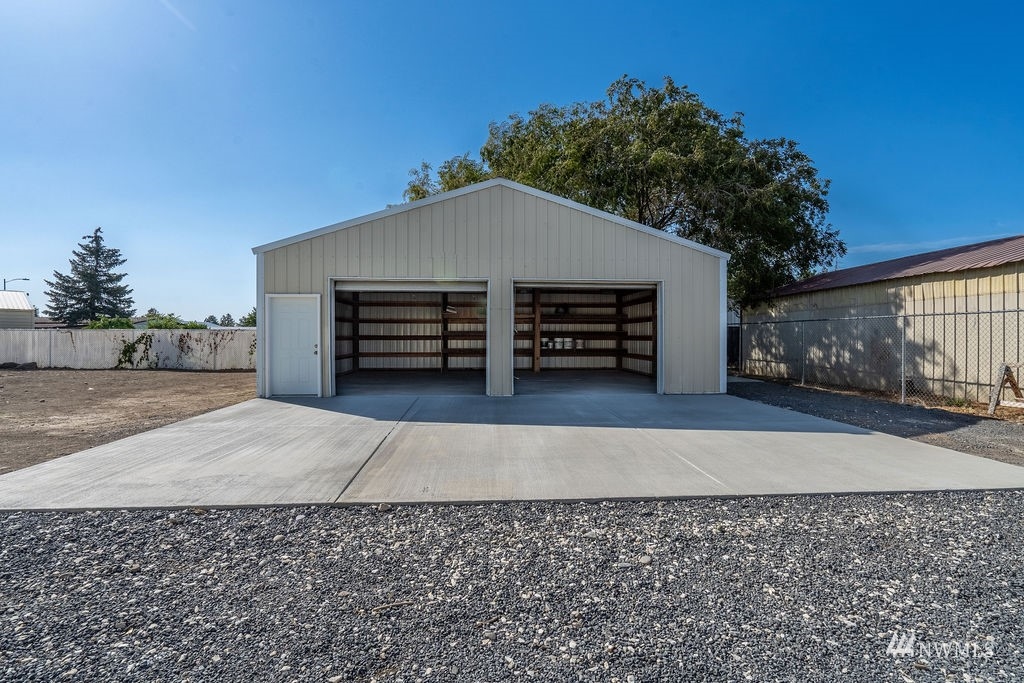 8635 Harris Road Northeast Moses Lake, WA 98837 - Photo 8 of 40 Gallery Image 8