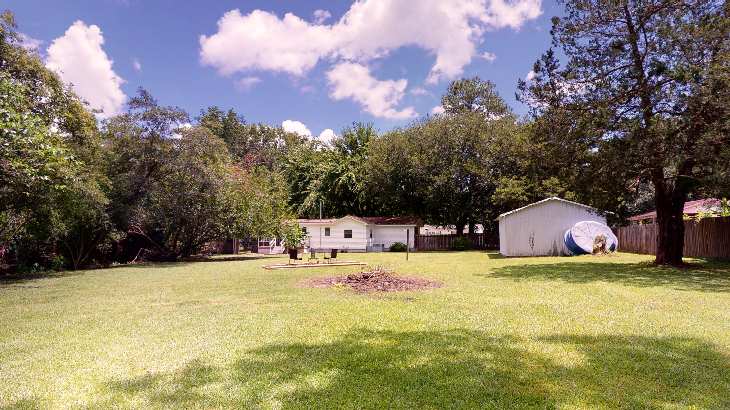 147 Reed Street Summerville, SC 29483 - Photo 19 of 22 backyard1