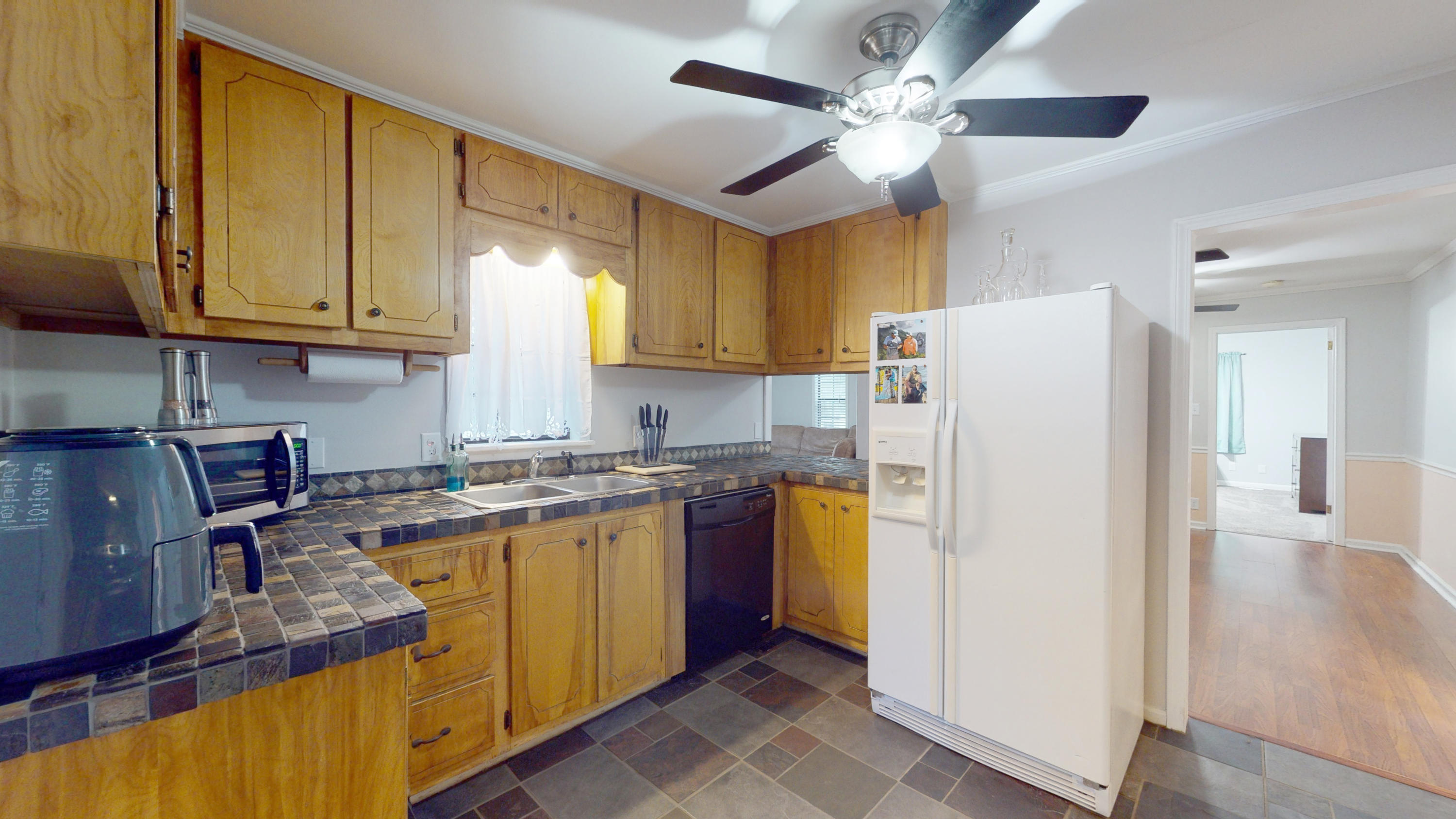 147 Reed Street Summerville, SC 29483 - Photo 9 of 22 kitchen2