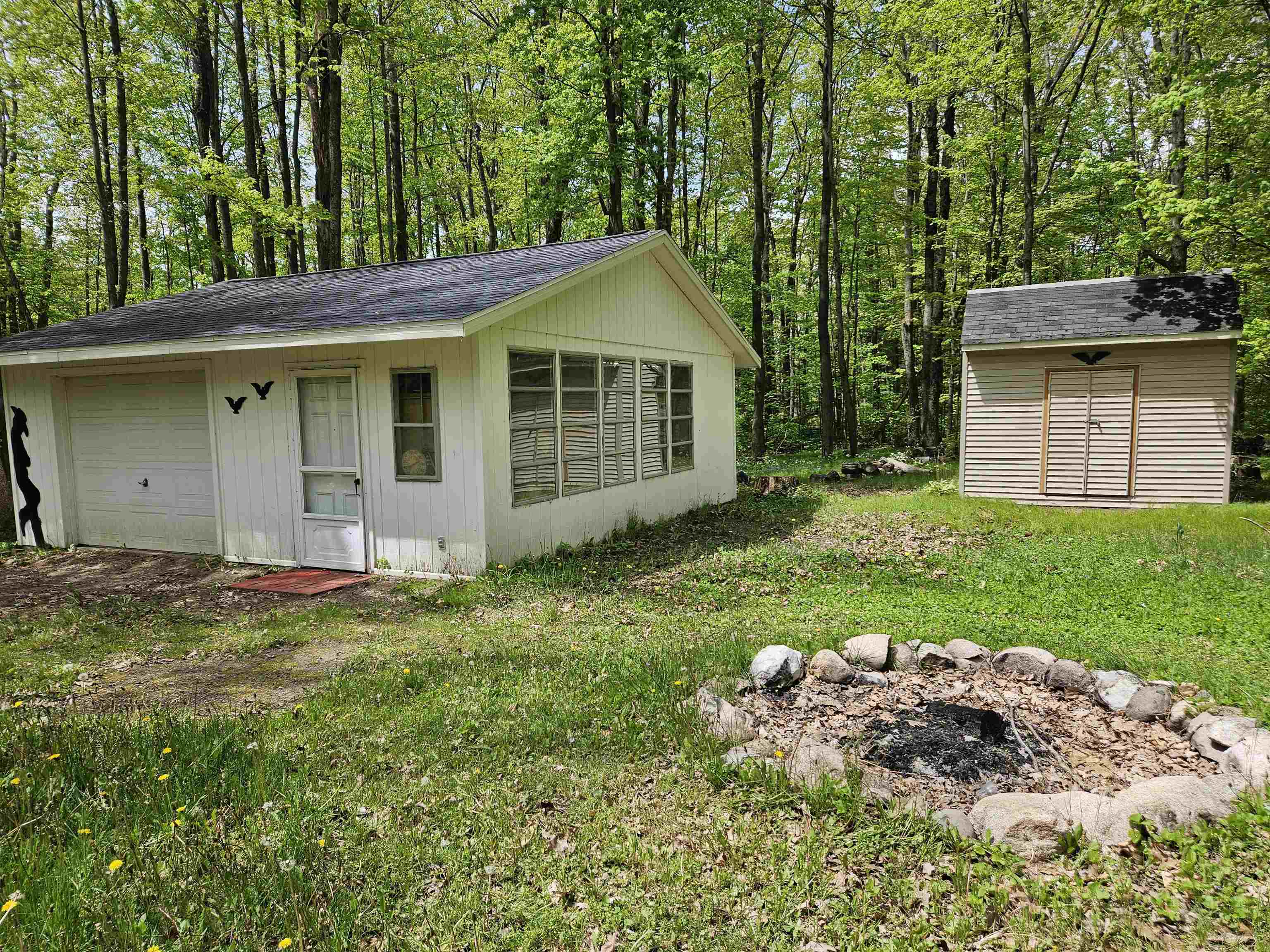 4949 North Filter Road Harrison, MI 48625 - Photo 7 of 25