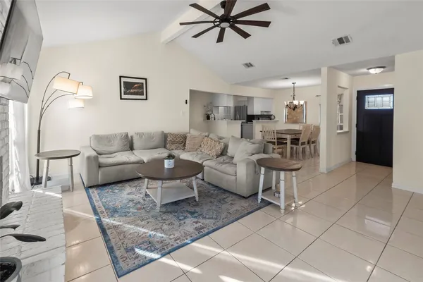 $2,000 | 11007 White Oak Bend Drive, Houston, TX 77064