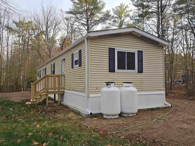 $284,900 | 11 Gray Road, Barnstead, NH 03218