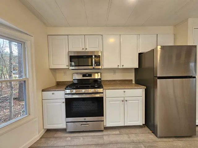 $284,900 | 11 Gray Road, Barnstead, NH 03218