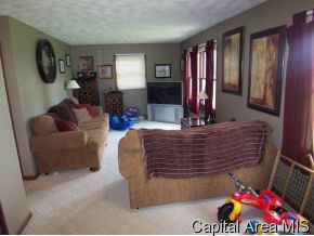 7125 Ramblewood Drive Rochester, IL 62563 - Photo 4 of 11 Gallery Image 4