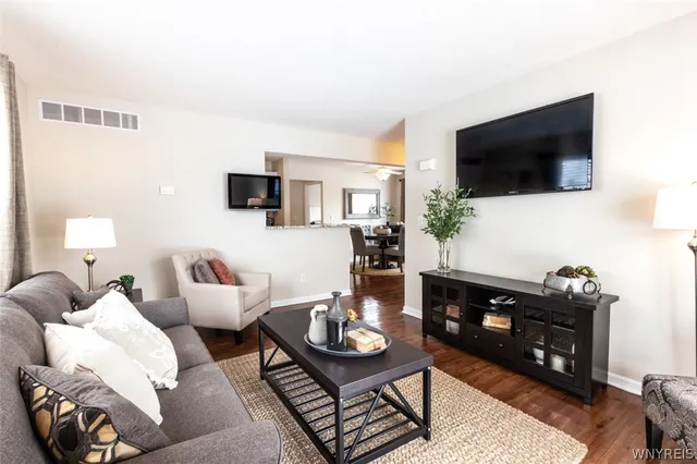 $1,993 | 5 Autumn Creek Lane, Unit CPLAN, Amherst, NY 14221