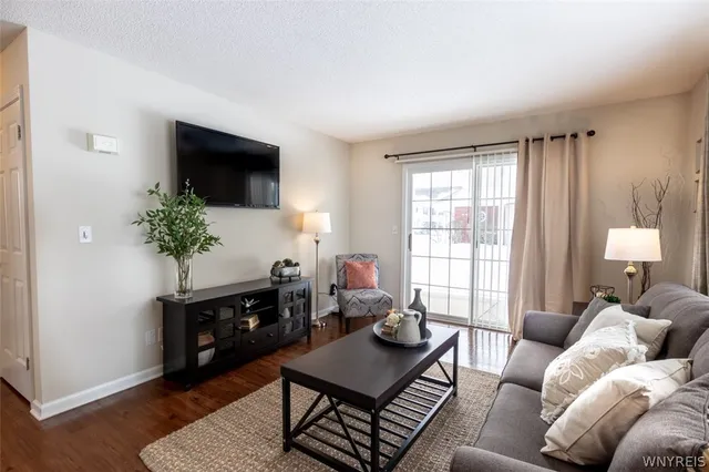 $1,993 | 5 Autumn Creek Lane, Unit CPLAN, Amherst, NY 14221