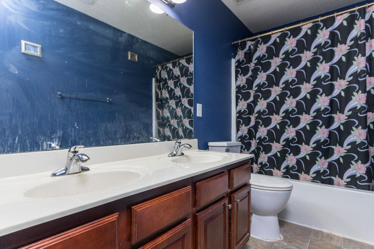 6122 Ricker Road Raleigh, NC 27610 - Photo 16 of 20 Full Bathroom