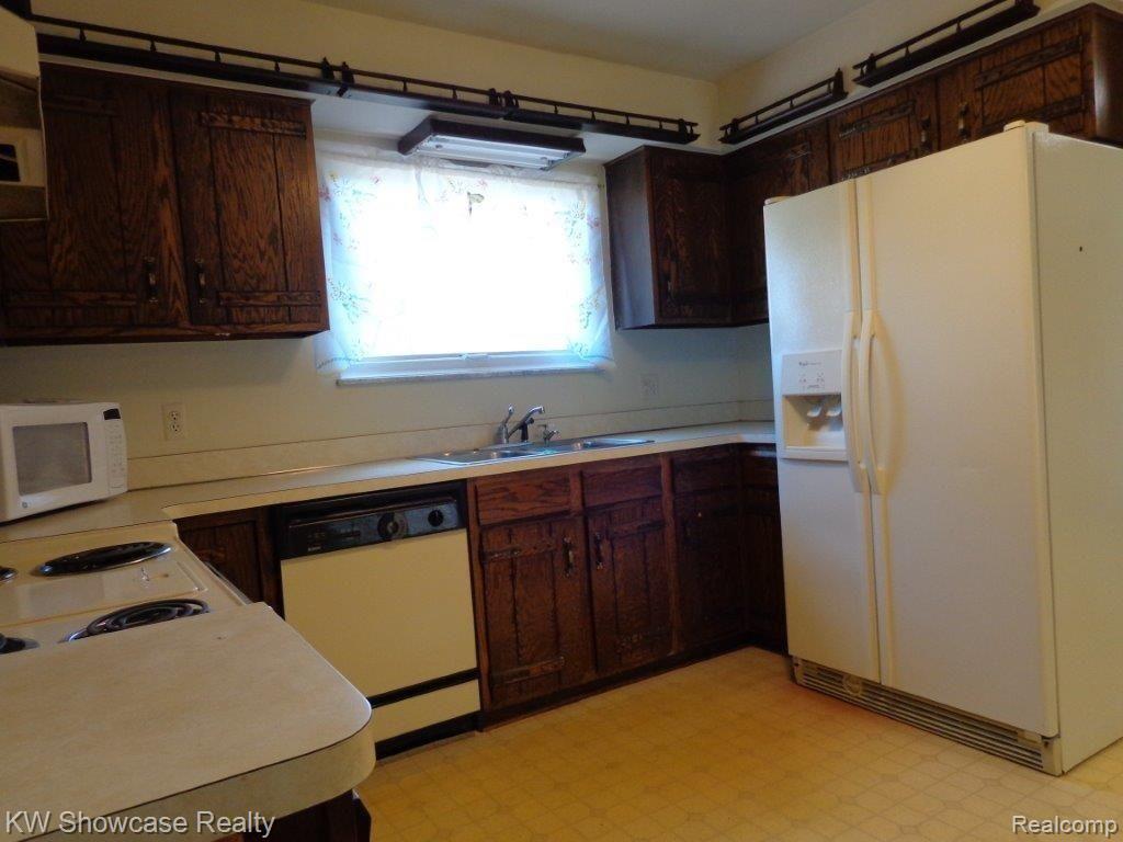 4272 Bullard Road Hartland, MI 48353 - Photo 12 of 46 DSC02184.jpg