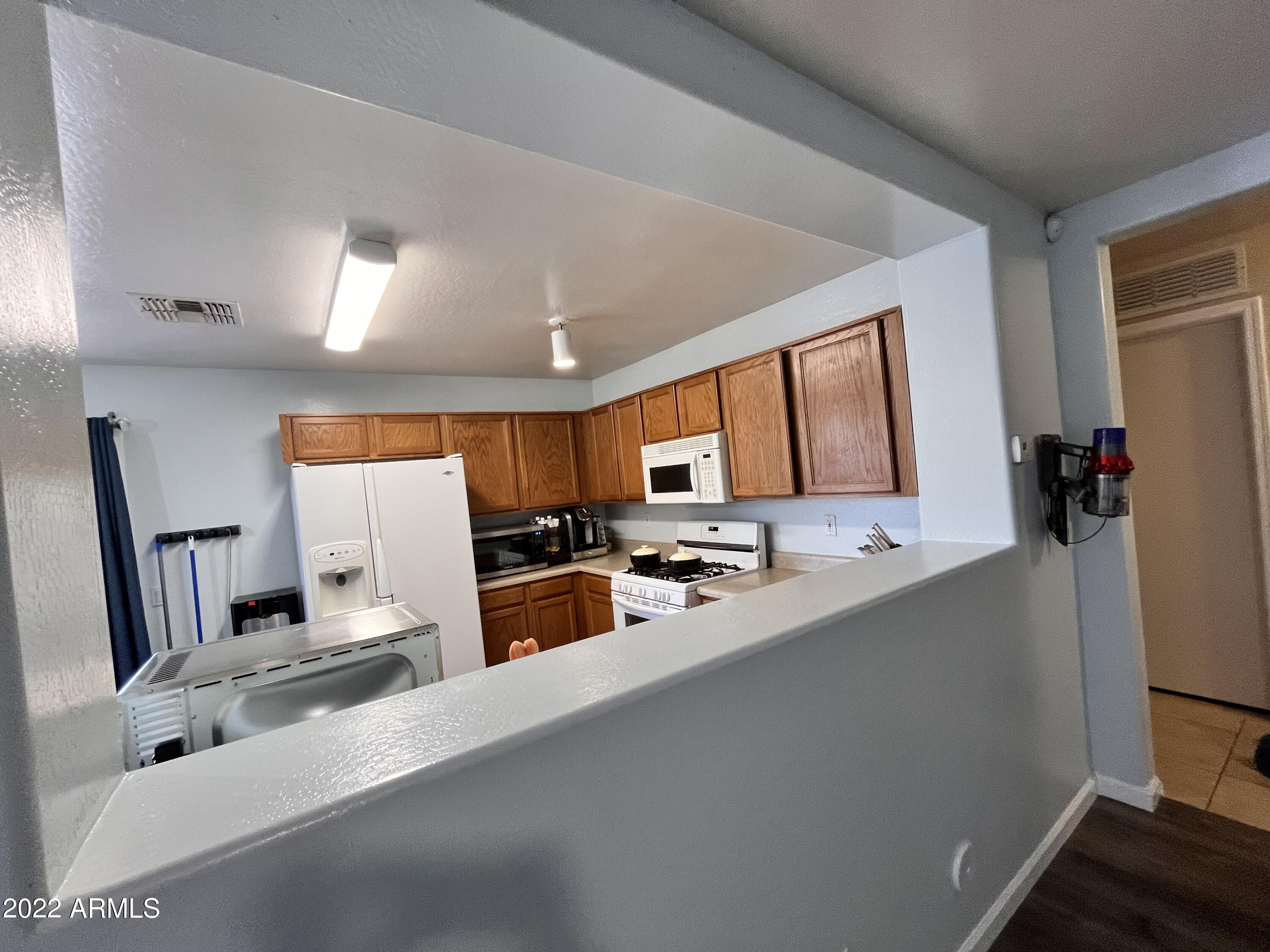 6541 West Riva Road Phoenix, AZ 85043 - Photo 12 of 32 IMG_0082